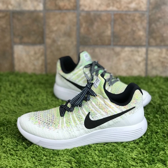 Nike Shoes - NWT Nike ID LunarEpic Low Flyknit 2 WMNS